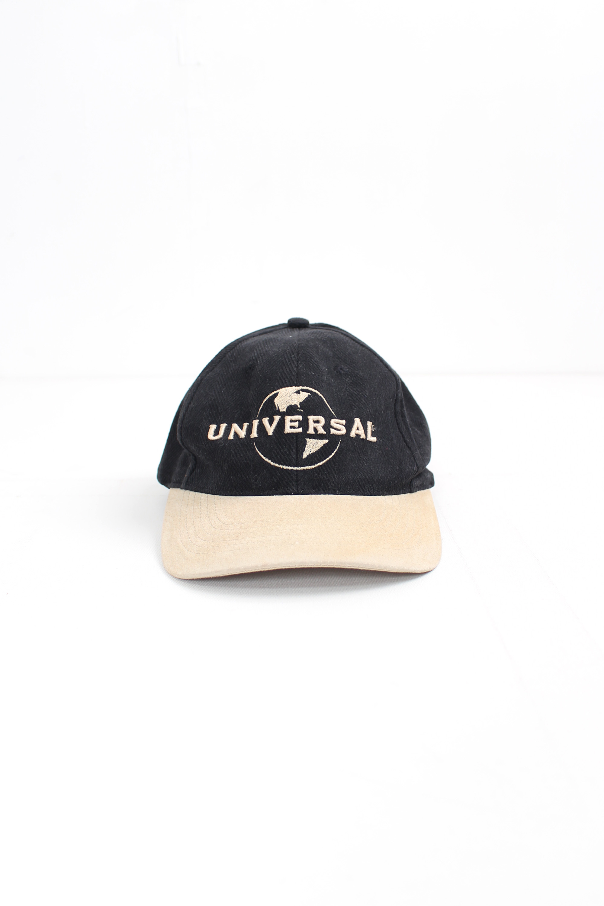 UNIVERSAL ball cap